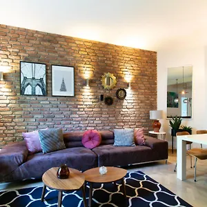  Apartament Spacious 3br With Ac In Living Room, 2 Balconies